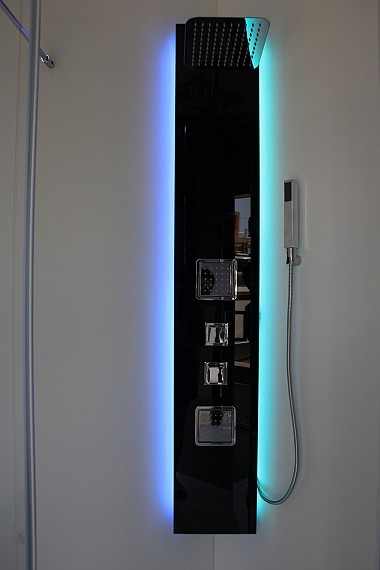 Хидромасажна душ колона TG030 Led